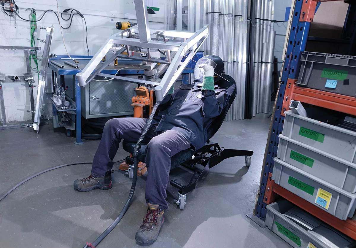 21056a464ac3778a16685b48b2e0352a57dd83ae_flex_3_situation_72dpi_RVB.jpg Siège ergonomique - industriel - Flex 3 - en situation