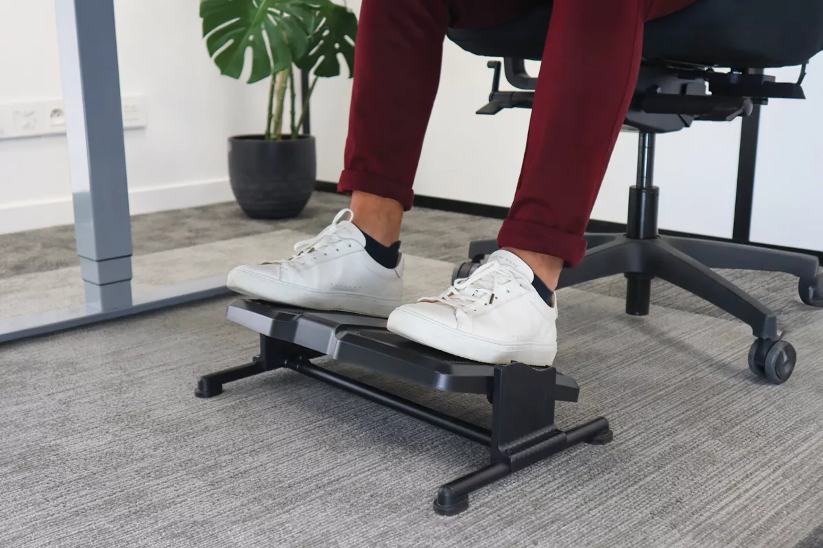 297f2ecf494b15cfb33df13f2bc1a6fd58af9e6f_Dopio_Twin_EE_environnement_72dpi_1200x800.jpg Repose-pieds Dopio Twin réglable en hauteur