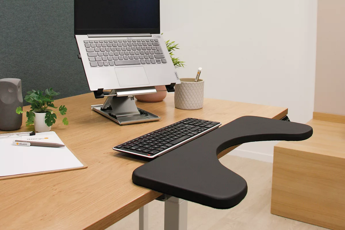 31bc1bbcc4b5c44d6a8a171e97627cff928dfd4d_repose_bras_ergoexpert_web_1200x800_vue6206.jpg Repose-bras de bureau X-Rest - Soutien des bras et soulagement des épaules, nuque et dos lors du travail assis ou debout