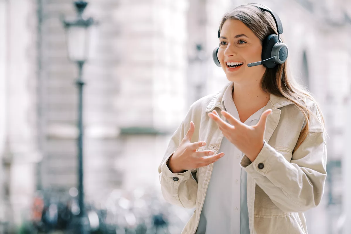 c170d97dc8910f3dfa12fca2fe4a8df58e00855f_2024_TildeEVO_C_Lifestyle3.jpg Casque anti-bruit sélectif - Bruit au travail - Concentration en télétravail