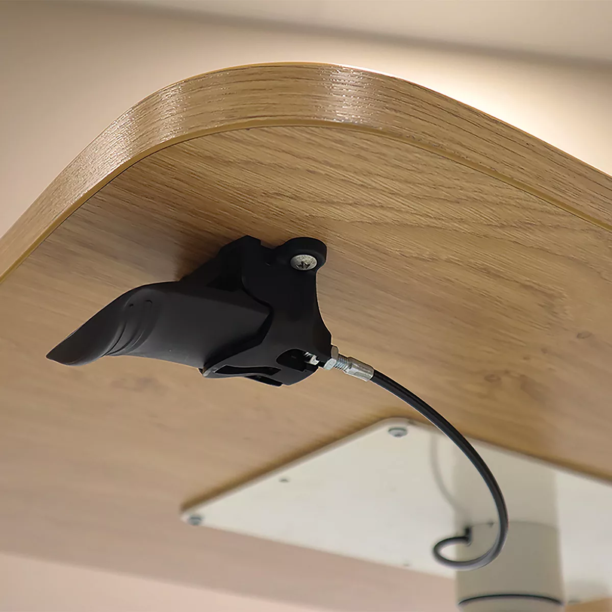 00f9d52ba5c23f75a1defb6051407c16d40c49da_table_x_per_mobile_situations_RVB_72dpi.jpg Manette de réglage en hauteur - Station X-Per Mobile