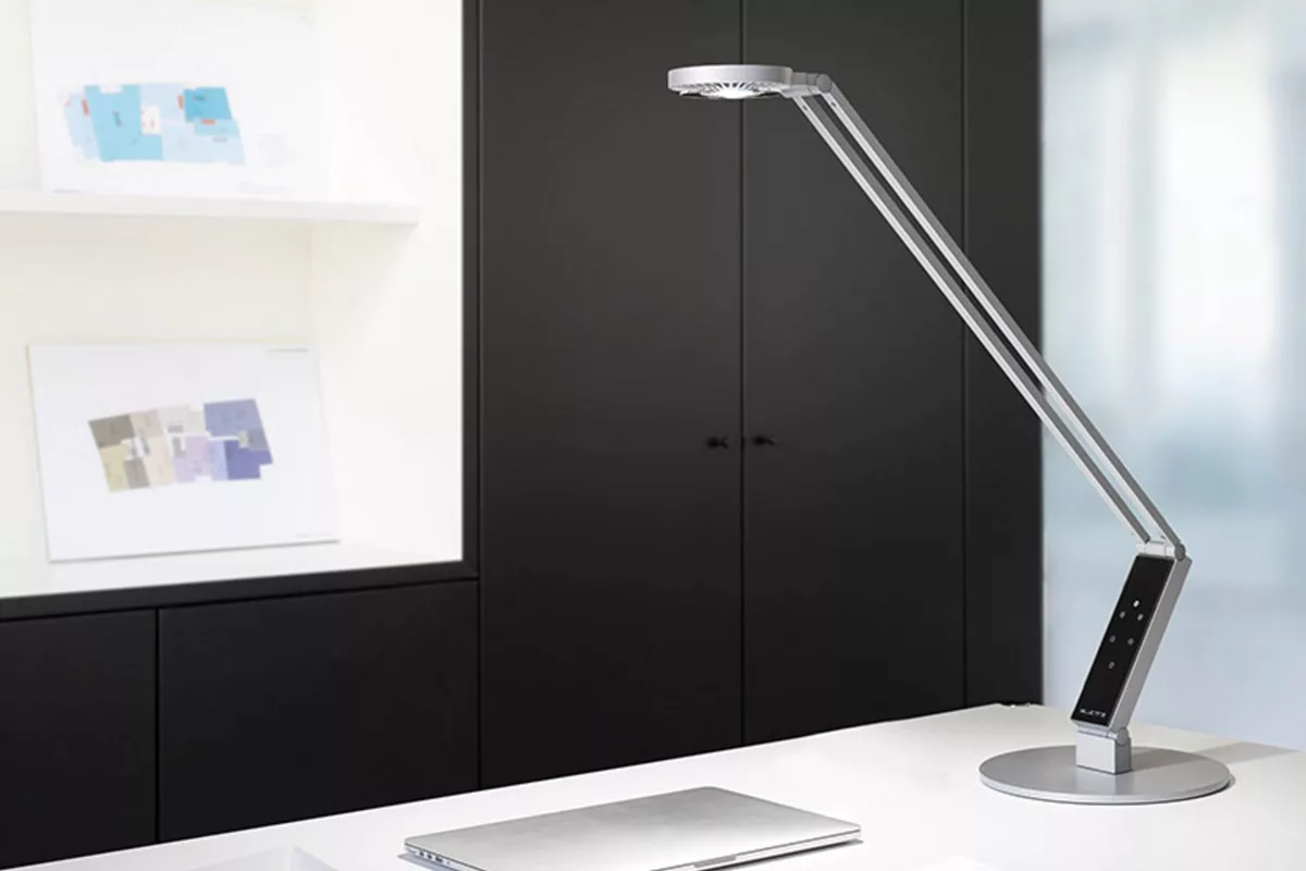 1bedeae9f51a795a648be6bcbdab95b96262a8fb_lampe_pro_radial_2_72dpi_1200x1200.jpg Lampe Pro Radial - Contre la fatigue visuelle