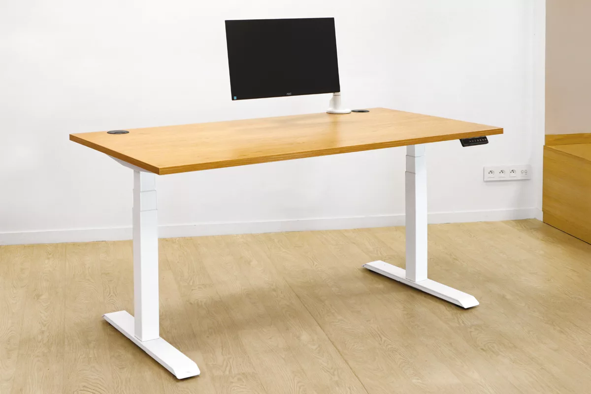 c258691662a1e15f55d560eefaeba0d7e0181edc_bureau_echo_environnement_4_72dpi_1200x1200.jpg Bureau assis-debout électrique - Facilement réglable - Bon rapport qualité prix