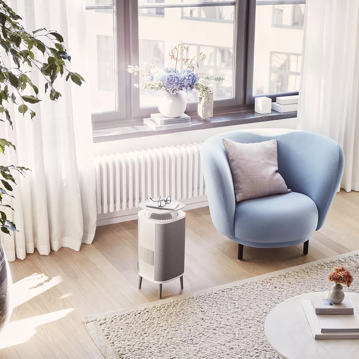 d460b1e1c9b07c7a096c844ace03aa3e46f73cb7_purificateur_Dust_Magnet_5240i_1200x1200_72dpi_situation1.jpg Purificateur d'air - DustMagnet 5240i - Air pur - Respirer librement